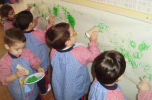 Pintem cercles verds a la paret